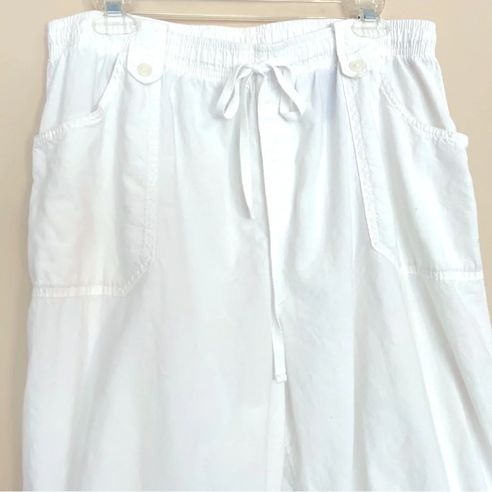 Erika Women’s White Cotton Summer Capri Pants - Picture 2 of 6